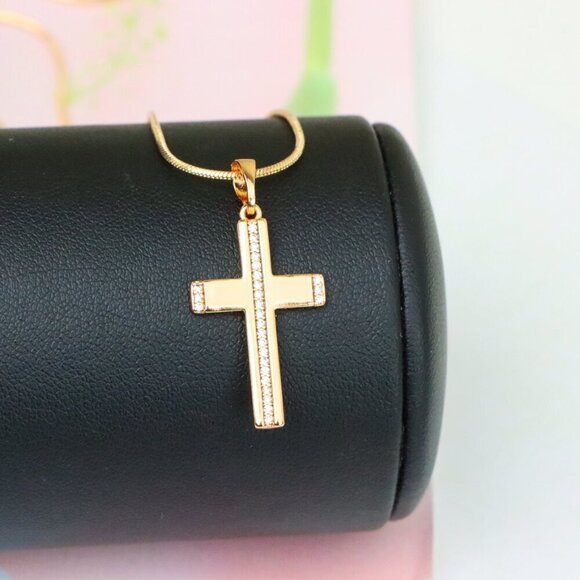 "Elegant Rose Gold Cross Pendant with Crystal Inlay Design, XPPT1269 - Picture 4 of 13